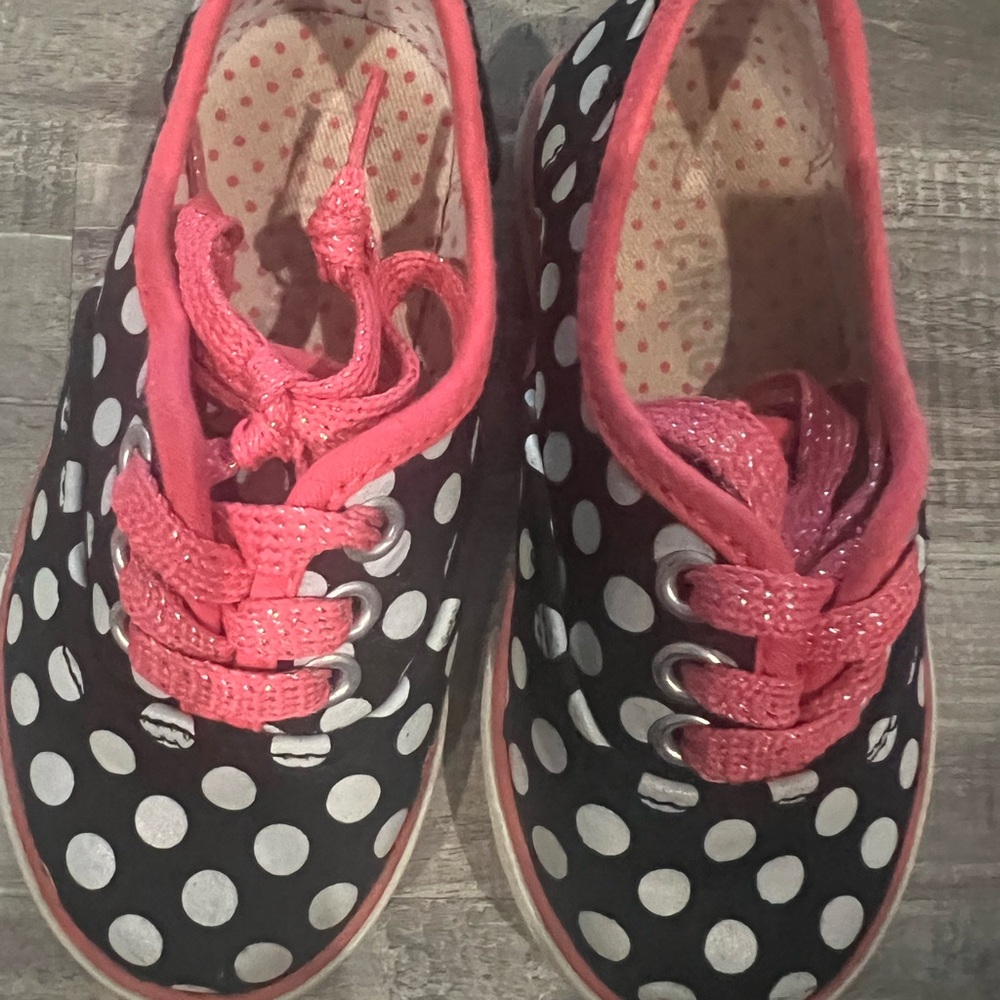 Black with white Polka Dot toddler 7 Shoes with Pink Laces